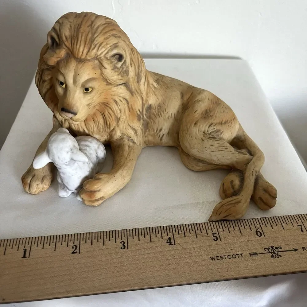 VTG 1987 Enesco Peace On Earth Lion And Lamb Figurine Betty Chaisson Nativity